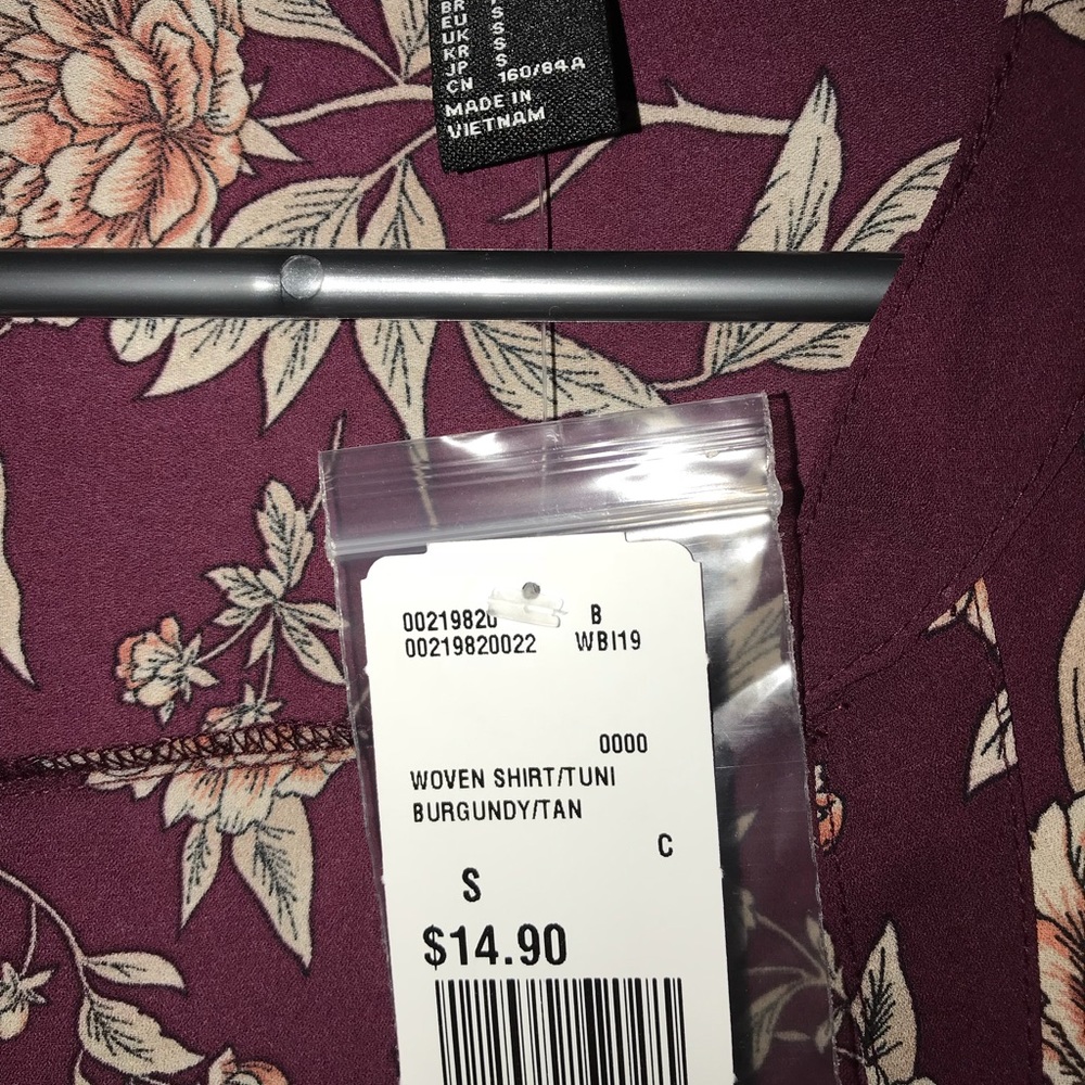 🥀NWT Forever 21 long sleeve blouse🥀 - Picture 9 of 9